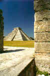 The Pyramid El Castillo at Chichen Itza on the Yucatan (87181 bytes)
